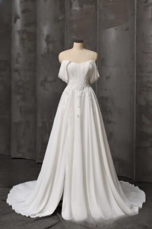 Embroidery Scoop Neckline with Detachable Draped Sleeves Satin Wedding Gown