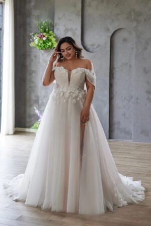 3D Floral Appliques with A Sexy Slit Wedding Dress