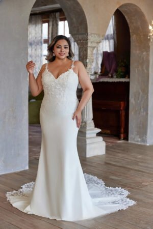 V-Neck Straps Grace Wedding Dress Featuring Appliques Tulle