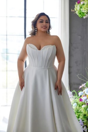 Sculpted Elegance – Strapless A-Line Gown in Double Matte Satin