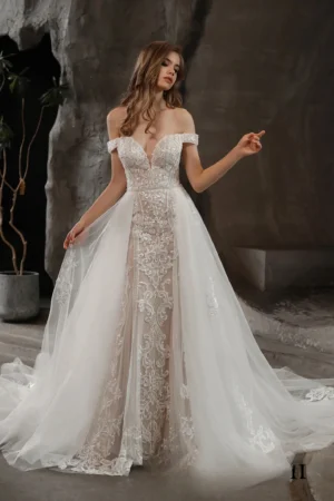 Gorgeous Lace Fit and Flare Detachable Train Wedding Dress